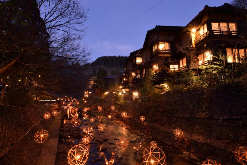 lễ hội ánh sáng từ đèn lồng tre tại Kurokawa Onsen